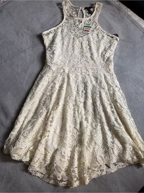 Material Girl Cream Lace Sleeveless Dress
